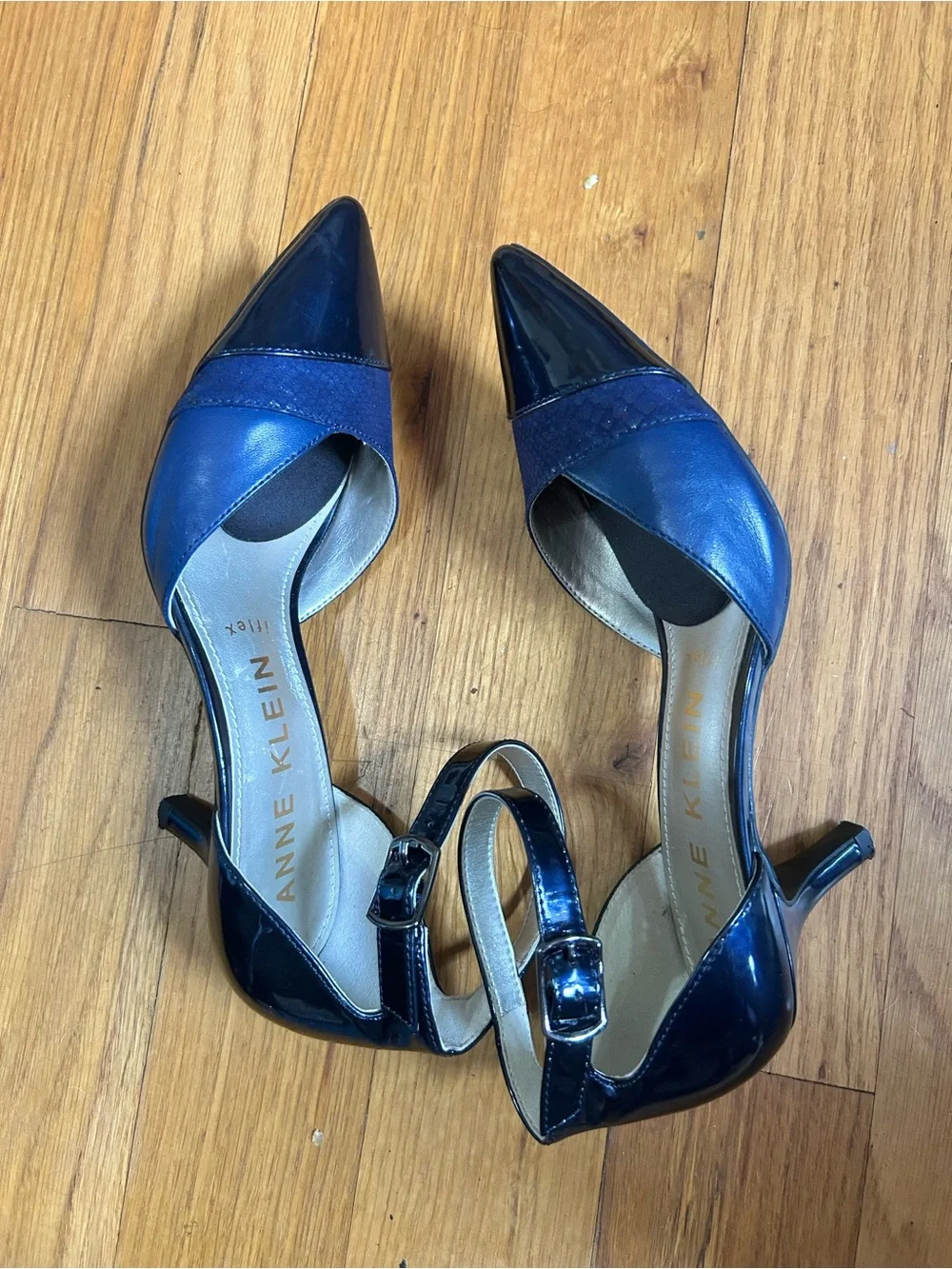 Ann KLein Iflex Ankle Straps Pumps Pointed Toe Navy Blue Textured Panel 7.5 Heel
